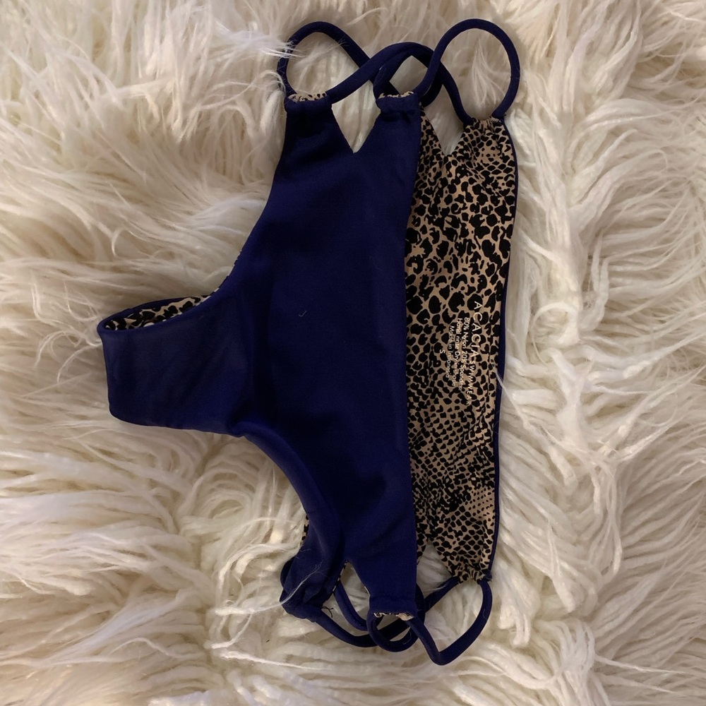 Acacia bottoms